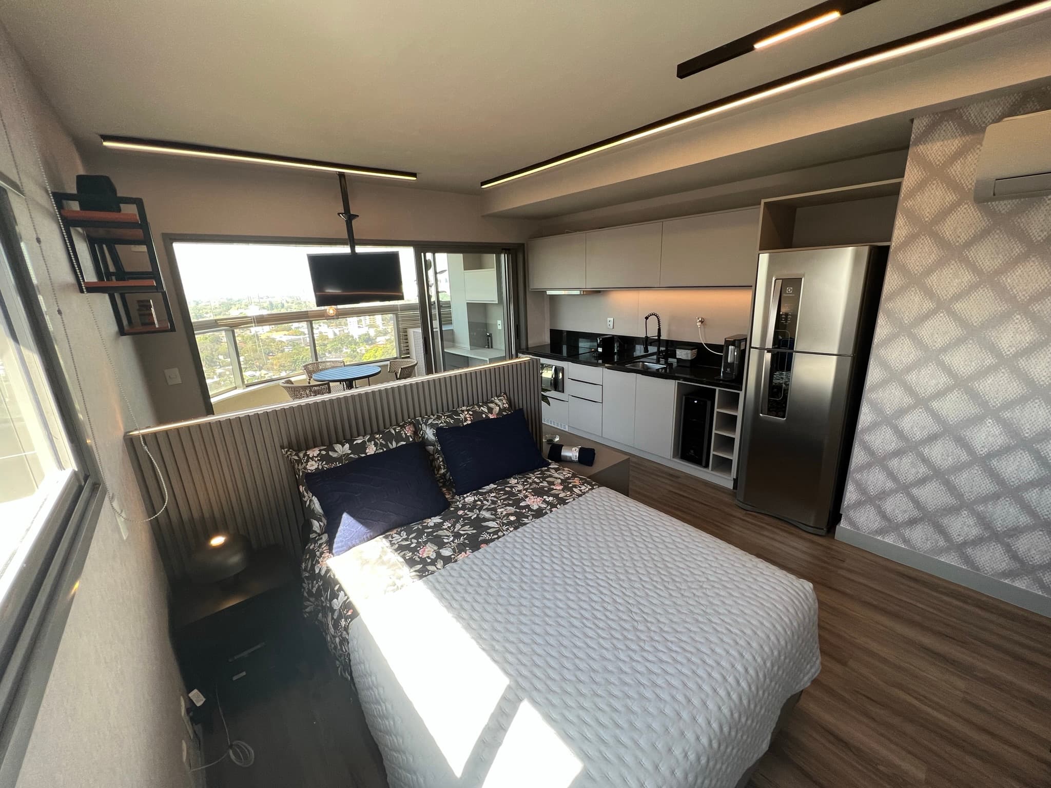 White 201 — 01 (2)