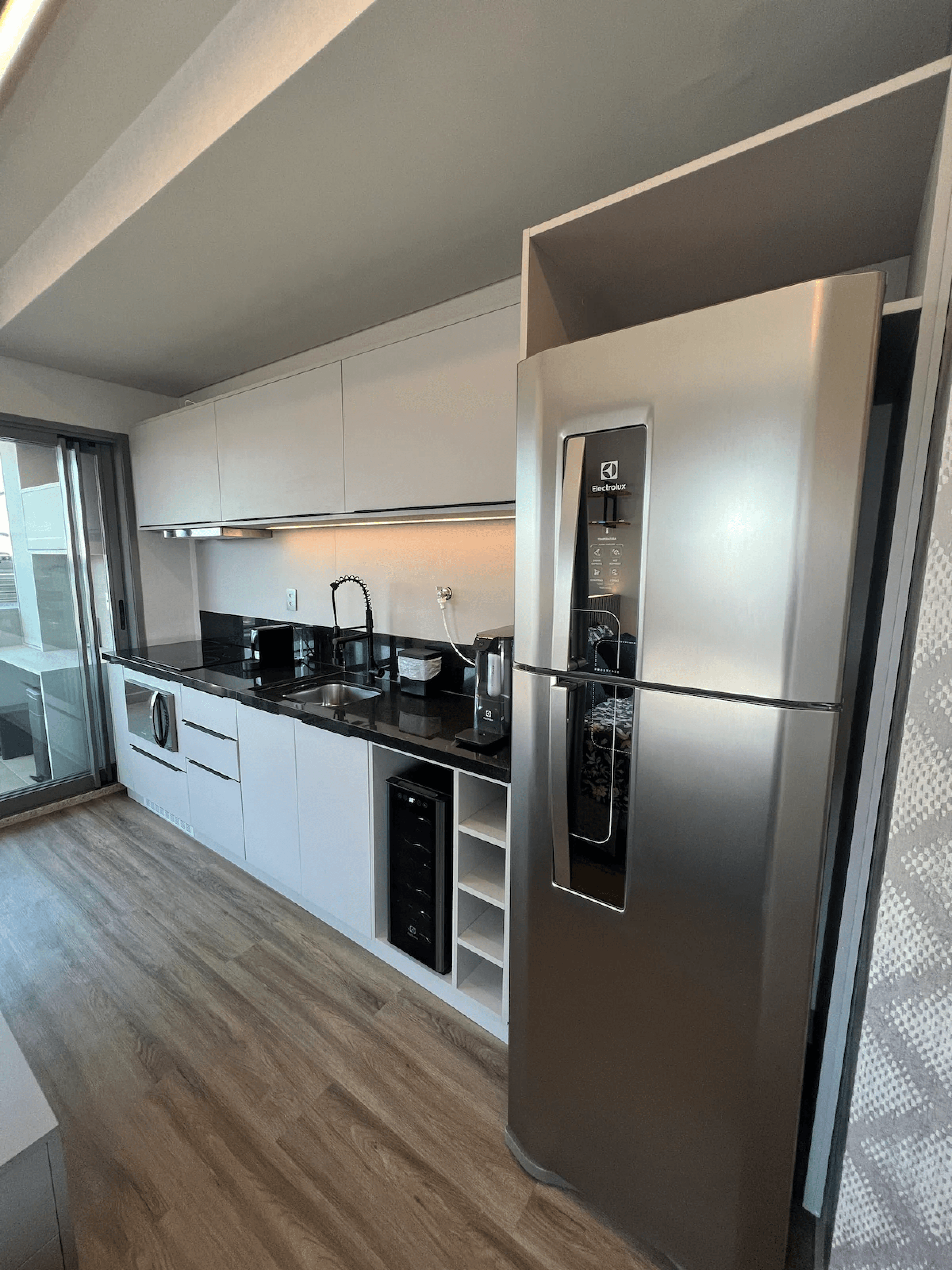 White 201 — 01 (6)