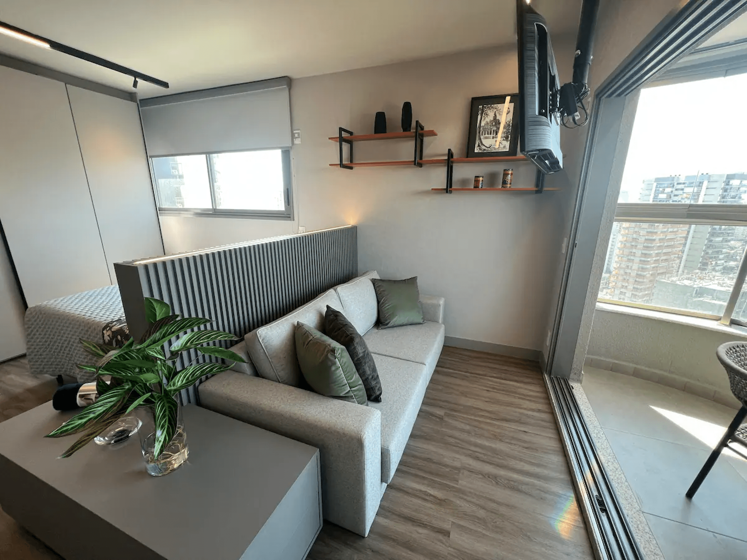 White 201 — 01 (9)