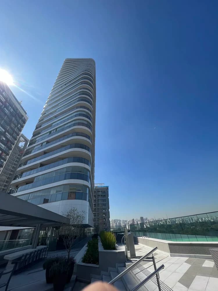 White 2880, Pinheiros